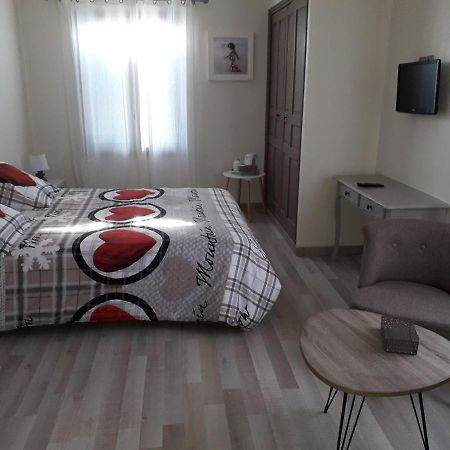 La Bonne Rencontre Apartment Chassiers Екстериор снимка